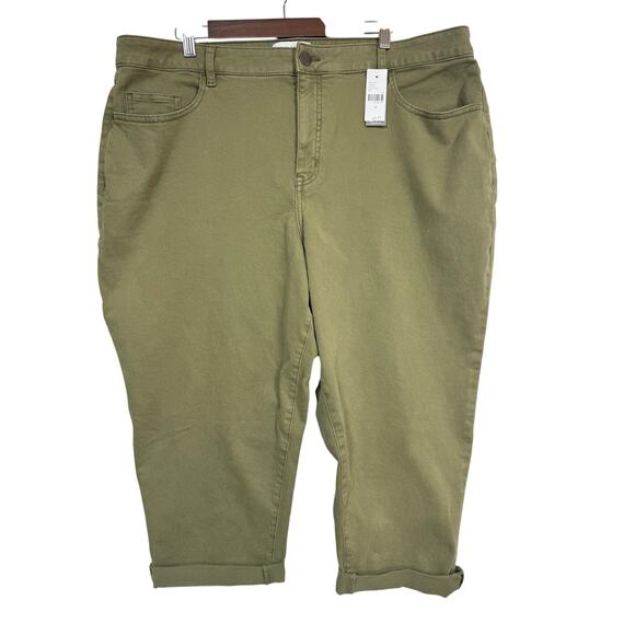 Lane Bryant Boyfriend Capri Mid-Rise Green Pants Stretch Comfort Size 20 New - Picture 1 of 5